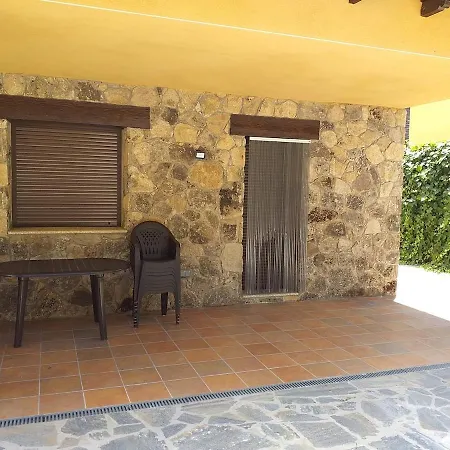 Carreras Casa En Piscina Natural كانديليدا