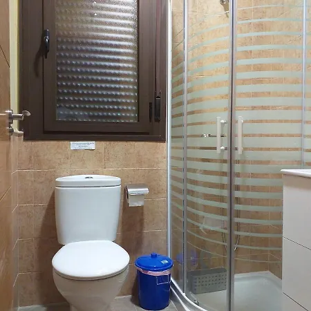 Carreras Casa En Piscina Natural بيت للعطل كانديليدا