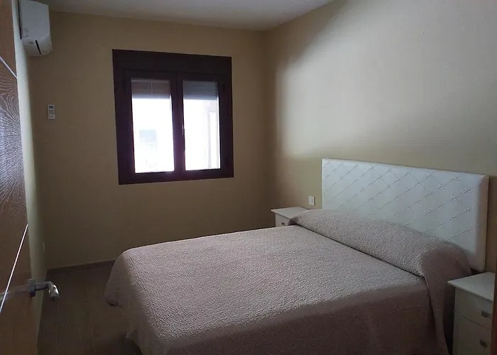 Carreras Casa En Piscina Natural Hébergement de vacances *